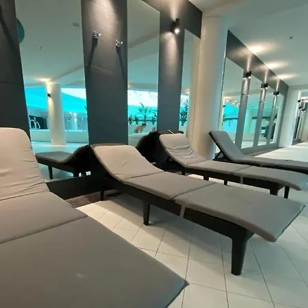 Apartment Hanza Tower - Pool And Spa, No 601 *