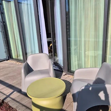 Διαμέρισμα Hanza Tower - Pool And Spa, No 601 *