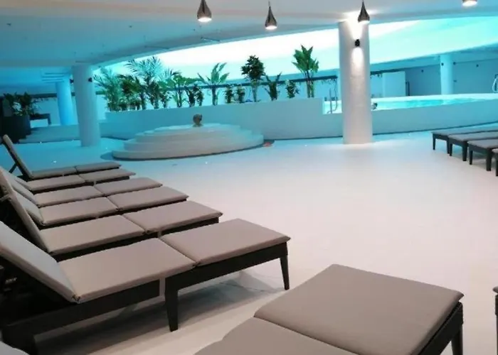 Apartment Hanza Tower - Pool And Spa, No 601 *